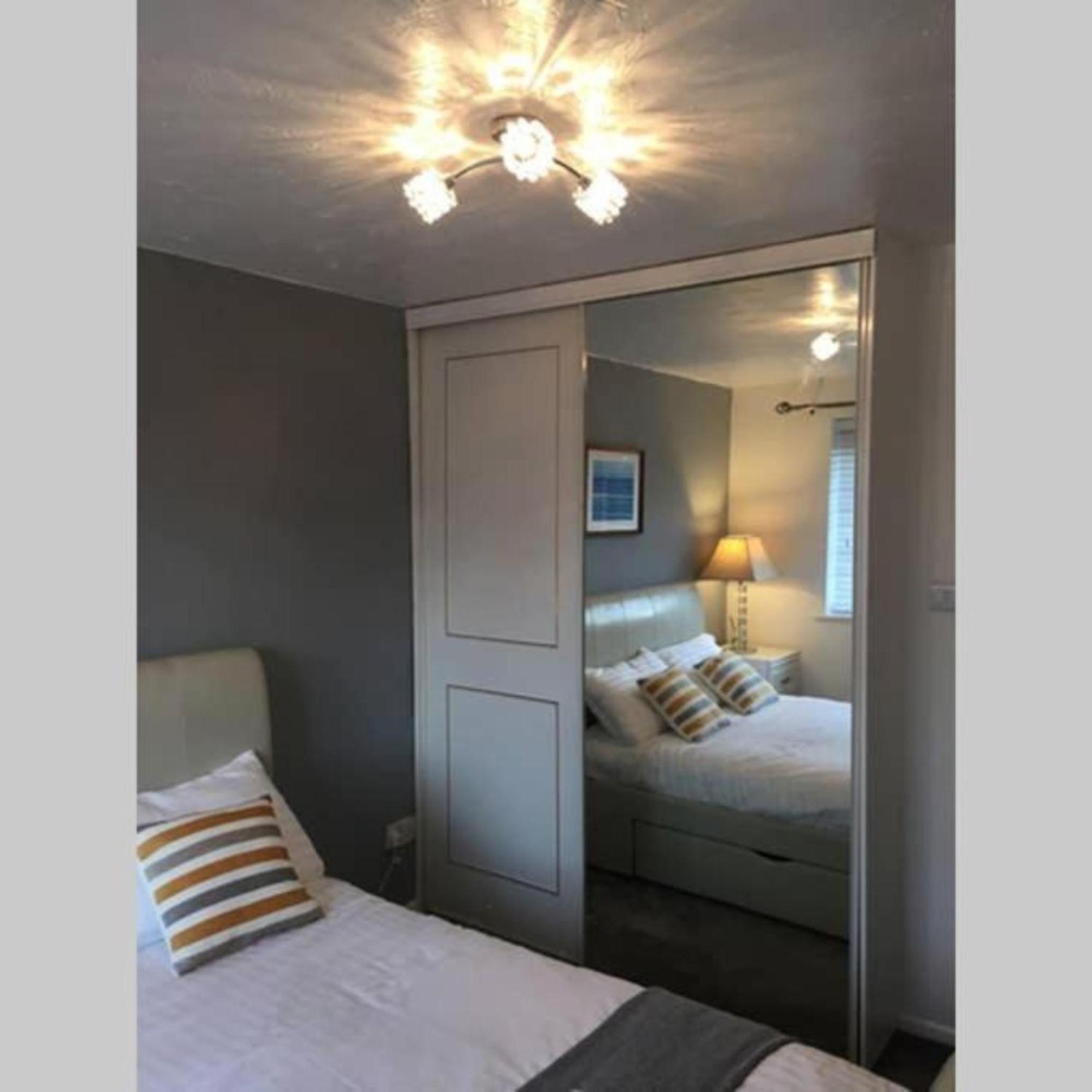 Ferienwohnung 2-Bed Sleeps 4 Comfy For Contractors With Free Parking In Crawley Near Gatwick Manor Royal Refurbished Exterior foto