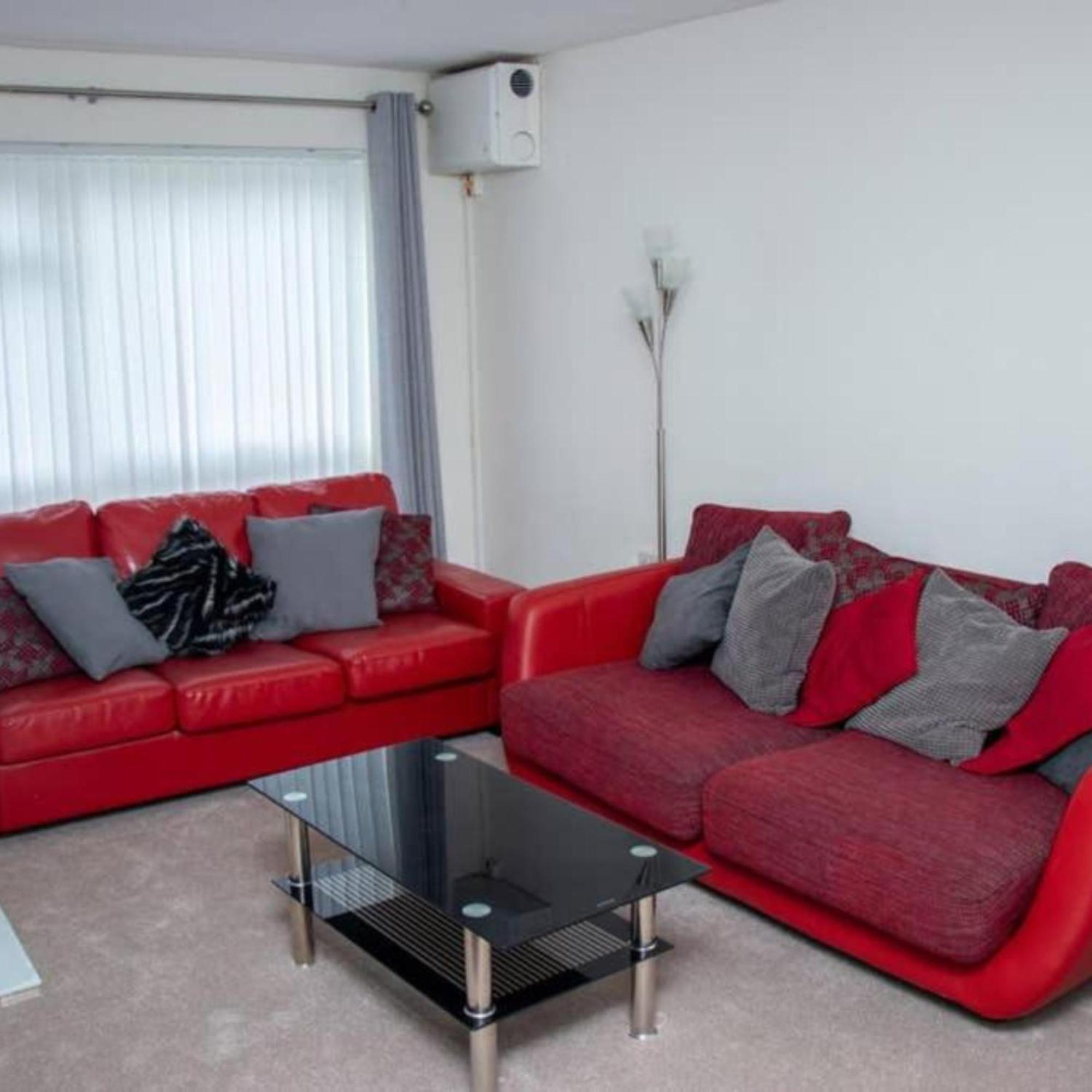 Ferienwohnung 2-Bed Sleeps 4 Comfy For Contractors With Free Parking In Crawley Near Gatwick Manor Royal Refurbished Exterior foto