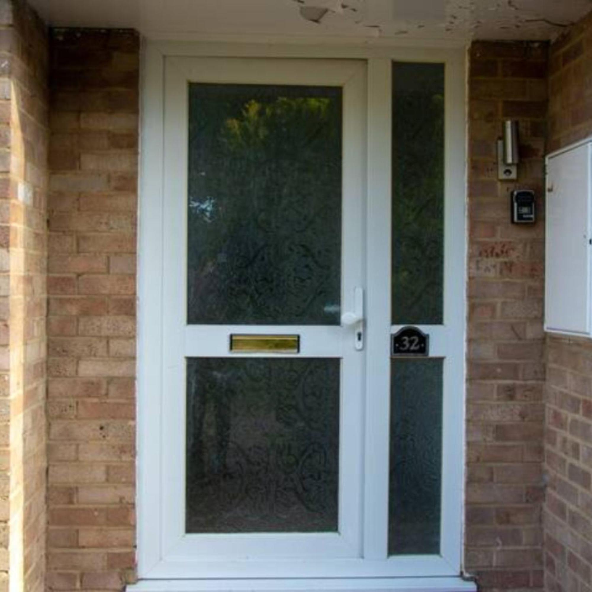 Ferienwohnung 2-Bed Sleeps 4 Comfy For Contractors With Free Parking In Crawley Near Gatwick Manor Royal Refurbished Exterior foto